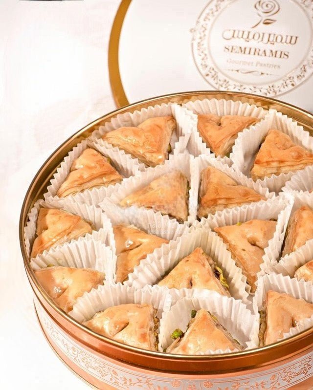 Arabic Sweets Semiramis Pistachio triangles 500g - Memas Dessert