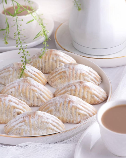 Arabic Sweet Semiramis Filled Walnut Cookies (Ma'amoul) Large 750g.